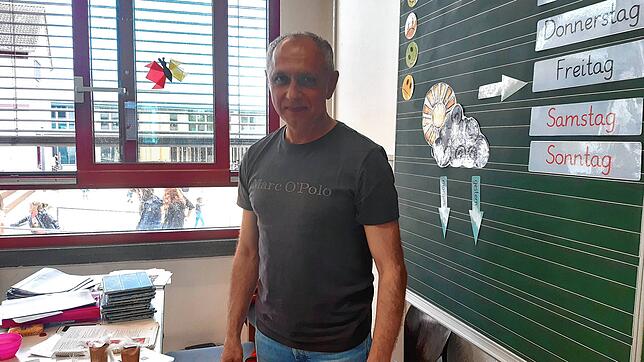 Lyubomyr Pirus unterricht seit gut vier Wochen in einer Vorbereitungsklasse ukrainische Kinder.