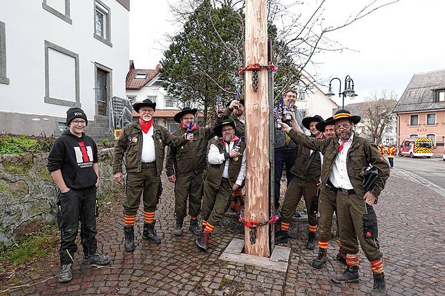 Bild 6: Hier sind die besten Bilder vom Narrenbaumstellen in Görwihl