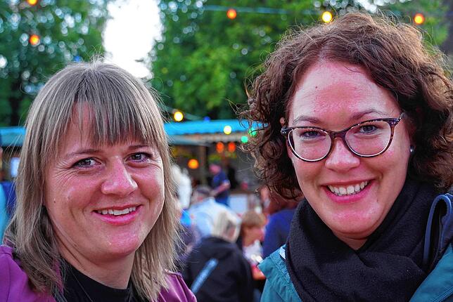 Bild 20: Gute Stimmung beim Auftakt des Weinfests in Bermatingen