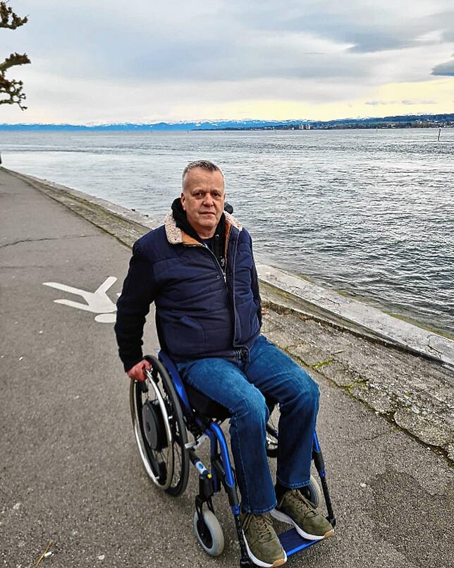 Bei Strecken, die länger als ein paar Meter sind, ist Jürgen Engler schon heute auf den Rollstuhl angewiesen. Er hofft jedoch, mit Hilfe ...