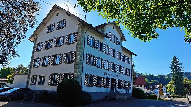 Das markante Gebäude des Landhotels Adler in Wittenhofen wurde 1891 erbaut und ist seit 1923 im Besitz der Familie Steuer.
