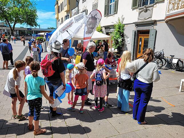 Bild 9: Alle Bilder von der Aktion „Herz für Kinder“ in Radolfzell