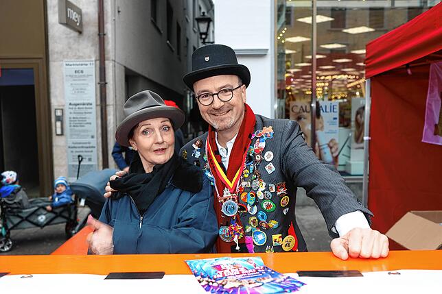 Bild 8: Närrisches Treiben beim Narrenmarkt 2024 in Konstanz