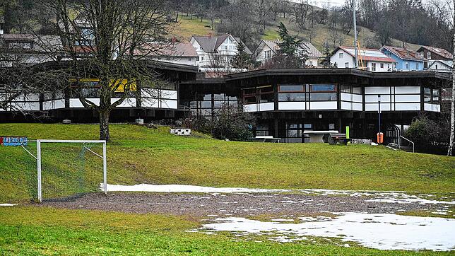 Links neben dem bestehenden Schulhaus soll ein 1300-Quadratmeter-Neubau entstehen, um die Raumnot an der Grund- und Werkrealschule ...