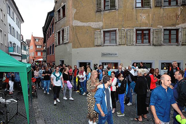 Bild 4: Bilder vom Gassenfreitag (Teil 1): Die Besucher kehren in den ältesten Stadtteil zurück