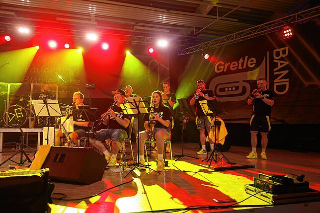Bild 12: Konstanz: Party mit dem Fanfarenzug Blatz: 75 Jahre alt und kein bisschen leise – im Gegenteil!