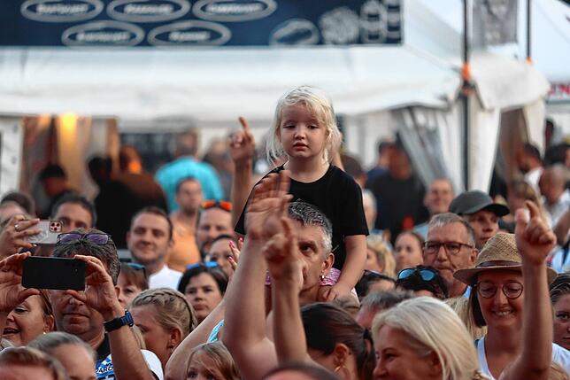 Bild 25: Fäaschtbänkler begeistern 5000 Fans beim letzten Schloss Salem Open Air – Die besten Bilder!