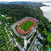 Eigentlich eine Perle am Bodensee: Ein Stadion umringt von Bäumen und direkt am Wasser. Doch das Bauwerk weist seit Jahren etliche ...