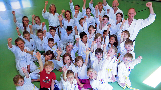 Das Karate-Dojo hat viel Zulauf und hofft auf eine langfristige Zukunft im Telekomhaus. Inzwischen sind Missverständnisse mit der Stadt ...