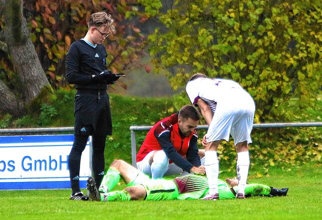 Bild 12: Acht Tore im Duell zwischen FV Walbertsweiler und SV Deggenhausertal. Wir haben die besten Bilder!
