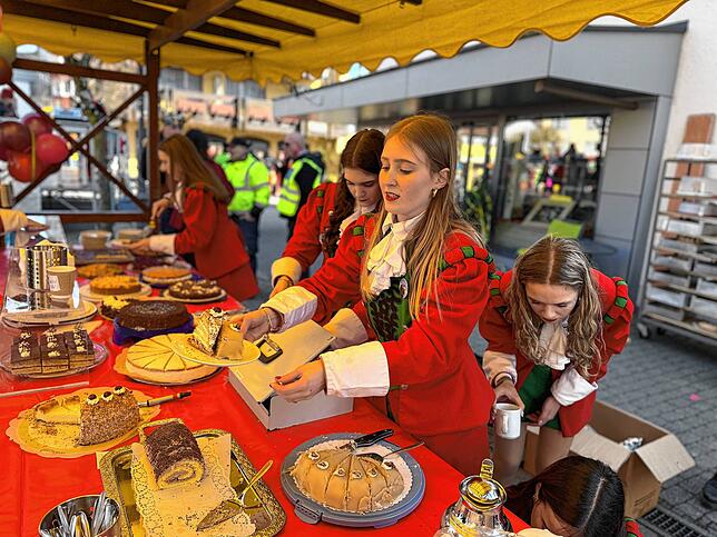 Bild 12: Närrisches Treiben beim fröhlichen Fasnetsmarkt 2025