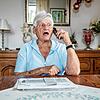 Mit dieser Oma legt sich besser keiner an: Wenn Enkeltrickbetrüger anrufen, alarmiert Marlene Bayer unbemerkt die Polizei, verwickelt ...