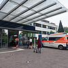 Der Eingang zur Klinik in Konstanz: Dieser Standort bleibt erhalten, doch wo genau im Landkreis der Standort der neuen Klinik sein wird, ...