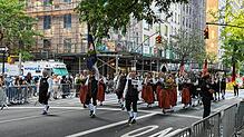 Da sind Kondition und Konzentration gefragt: Zweieinhalb Stunden marschiert der Musikverein Ahausen bei der Steubenparade über die Fifth ...
