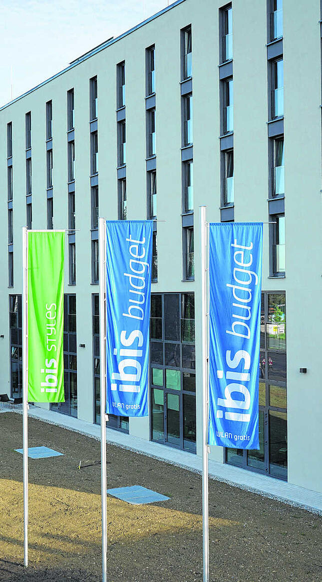 Bereits eröffnet, über 300 Betten: In Konstanz gibt es zwei neue Hotels unter einem Dach: Ibis Budget (76 Zimmer) und Ibis Styles (83). ...
