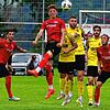 Kleiner Unterschied: Noel Zipfel (beim Kopfball gegen den verdeckten Luca Pietroniro und Kapitän Alexander Gött), der das 2:0 für den FC ...