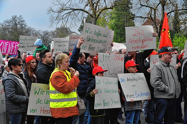Am Samstag den 13.4.2019 fand auf dem Fabrikgelände der Firma Lauffenmühle in Lauchringen eine Kundgebung mit rund 800 Teilnehmern ...