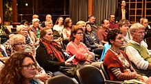 Zahlreiche Zuhörer verfolgten den Vortrag zum Thema Cannabis in der Schmerztherapie im Landratsamt. Bilder: Roland Sprich