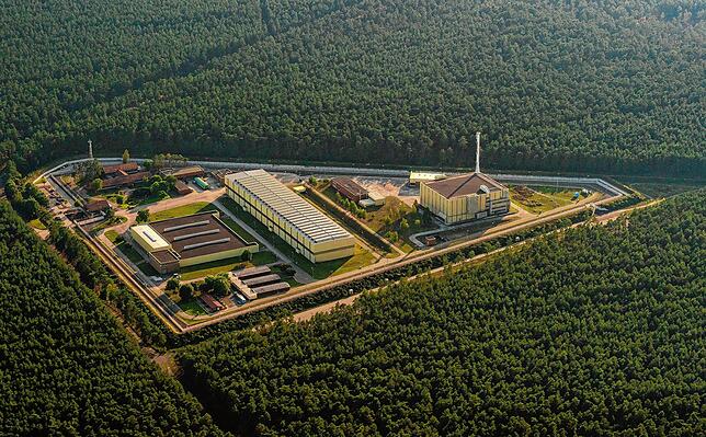 Das atomare Zwischenlager Gorleben. Bei der Suche nach einem Atommüll-Endlager in Deutschland ist der Salzstock Gorleben in ...