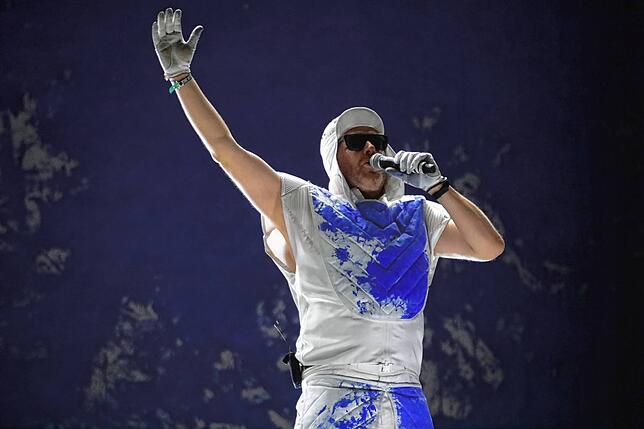 Bild 35: Bilder von Deichkind auf dem Southside 2022