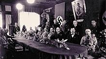 Am 1. August 1934 versammeln sich im Konstanzer Rathaus in der Kanzleistraße die Vertreter von Politik und NSDAP, unter ihnen am ...