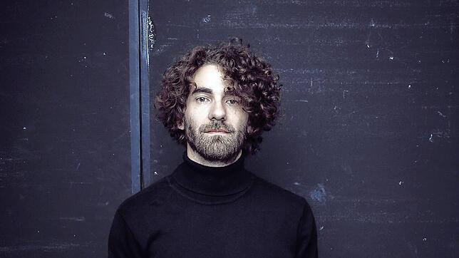Andreas Nowak, 37, ist Schlagzeuger der Band &bdquo;Silbermond&ldquo;, die am Freitag ihr Album &bdquo;Schritte&ldquo; neu auf den Markt ...