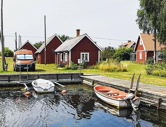 Ob am Meer, im Wald oder am See: Skandinavien (hier im Bild Schweden) ist für Van-Urlauber insofern perfekt, als das Jedermannsrecht ...