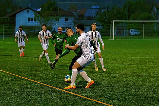 Bild 6: SV Herten erreicht ein 2:2 gegen den FC Wittlingen &ndash; wir haben Bilder!