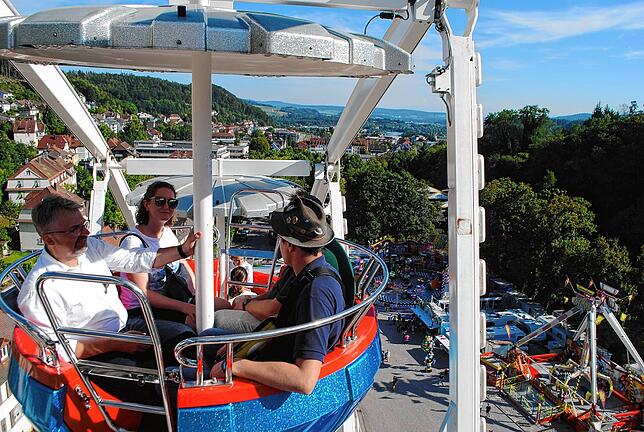 Bild 17: Hereinspaziert zur 555. Waldshuter Chilbi! Sehen Sie den Rummel von oben und unten