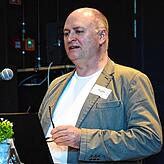 Amtsleiter Stefan Assfalg muss sparen. Das Abendgymnasium könnte dieser Forderung zum Opfer fallen.