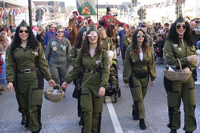 Bild 30: Bilder vom großen Fasnet Samschdig-Umzug der Poppele-Zunft (1)