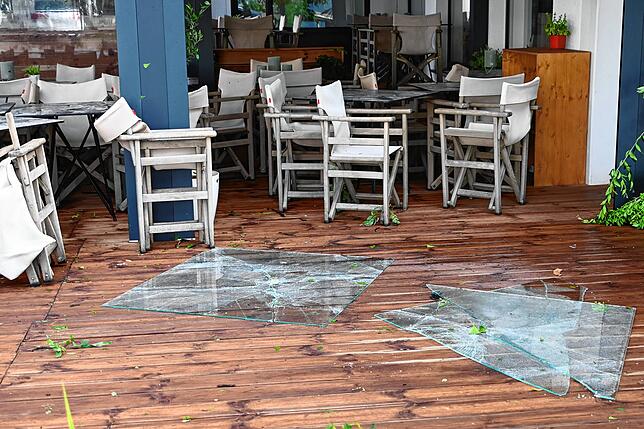 Bild 7: Bilder von den Einsätzen und massiven Schäden nach dem Unwetter in Bodman-Ludwigshafen