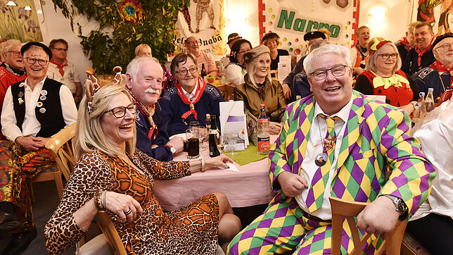 Da lacht das Donaueschinger Fasnetherz: Nicht nur im Café Reiter war die Stimmung unter den Gästen bestens.