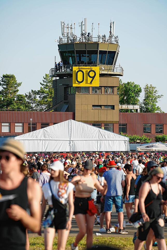 Der Tower am Festival-Gelände: ein Wahrzeichen des Southside-Festivals.
