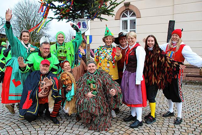 Bild 24: Bilder vom Rathaussturm in Wald