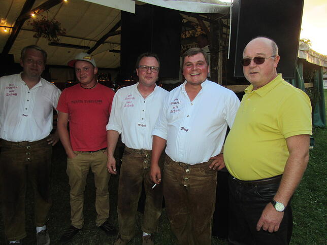 Bild 34: Bilder: Heißes Sommerfest in Engelswies mit Blaskapelle Peng