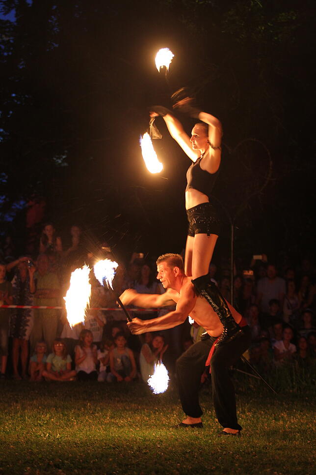 Bild 8: Bilder von Feuershow und Feuerwerk beim Lichterfest in Bad Dürrheim