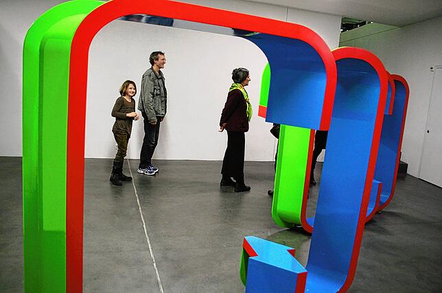 Auch Farbe kam ins Rehmann Museum: Im Bild die Raumbänder von Albert Siegenthaler.