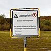 Noch herrscht in großen Teilen auf dem Bettenberg das &bdquo;absolute Betretungsverbot&ldquo;, denn Schilder mahnen: &bdquo;Das gesamte ...