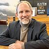 Noch nicht im Amt, aber beinahe: Simon Blümcke beim SÜDKURIER-Interview in lockerer Cafehaus-Atmosphäre.