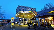 (Symbolbild) Zu einer handfesten Auseinandersetzung kommt es in der Nacht auf Sonntag, 21. Juli, bei der Eni-Tankstelle an der ...