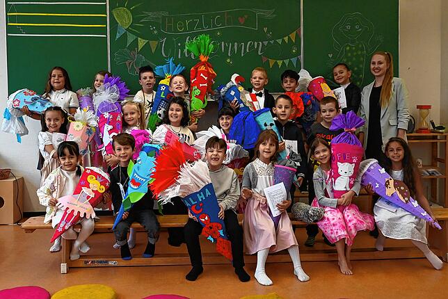 19 Jungen und Mädchen wurden in die Regelklasse der Alemannenschule Wutöschingen eingeschult. Klassenlehrerin ist Lisa Sangiorgio.