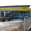 Die Netto-Filiale in Aach wurde im Juni vergangenen Jahres überfallen. Das Opfer, eine Auszubildende, ist traumatisiert und leidet immer ...