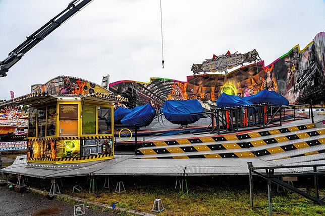 Noch ist alles abgedeckt. Das Volksfest in Schwenningen findet auf dem Messegelände statt.