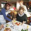 Für vier Wochen verwandelt sich die Pauluskirche in ein kleines Restaurant. Insgesamt 375 ehrenamtliche Helfer engagieren sich für das ...