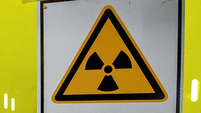 Ein Warnschild in einem deutschen Atomzwischenlager.
