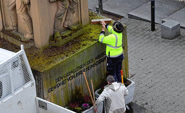 Am Ende war noch Aufräumen angesagt, da vom alten Nest beim Räumen etwas runtergefallen ist.
