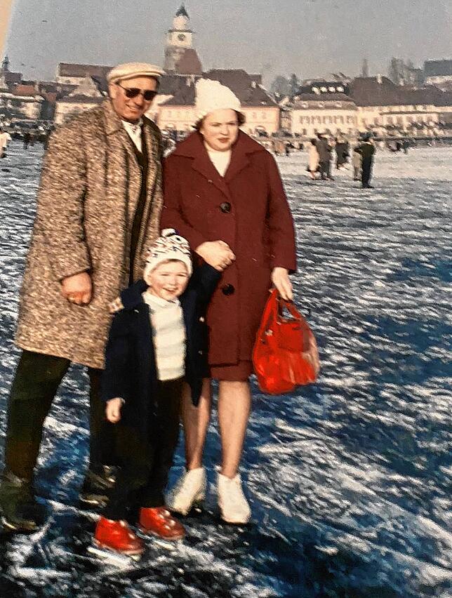 Bild 1: Diese Foto-Schätze von der Seegfrörne 1963 schlummern in Familienalben