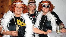Tolle Stimmung und Kostüme bei der Frauenfasnet. Von links: Ingrid Friebe, Claudia Bürer und Annette Hummel.