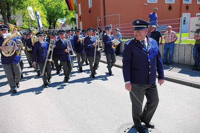 Bild 21: Scheunenfest 2025: Jubiläumsumzug und mitreißende Open Air Musik in Hüfingen-Sumpfohren